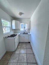 1728 W 55th St in Los Angeles, CA - Building Photo - Building Photo
