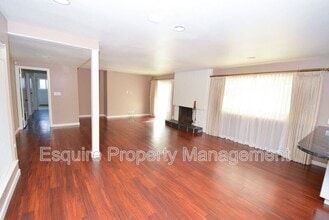 1335 Lawrence Way in Oxnard, CA - Building Photo - Building Photo