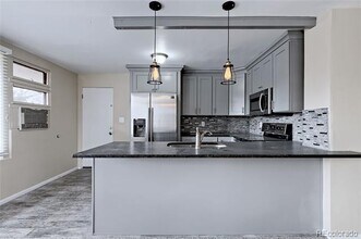 2201 S High St-Unit -2201 in Denver, CO - Building Photo - Building Photo