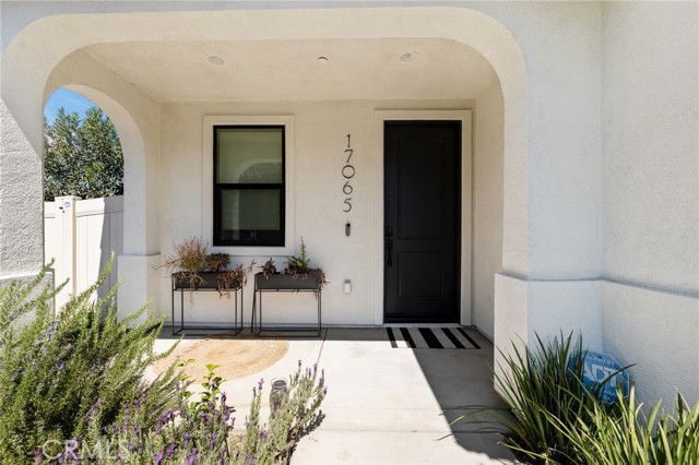17065 Cantlay St in Los Angeles, CA - Building Photo - Building Photo