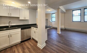 2763 N Sawyer Ave in Chicago, IL - Building Photo - Building Photo