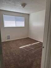 700 1th SW 1-3 in Bandon, OR - Building Photo - Building Photo