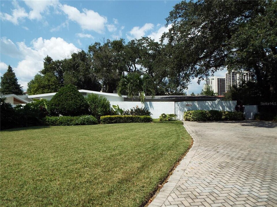 3103 N Julia Cir in Tampa, FL - Building Photo