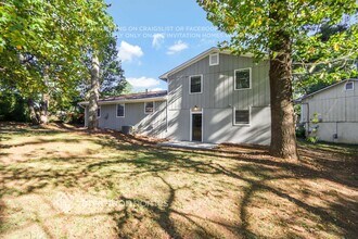 6075 Cherokee Valley Ln in Lithonia, GA - Building Photo - Building Photo