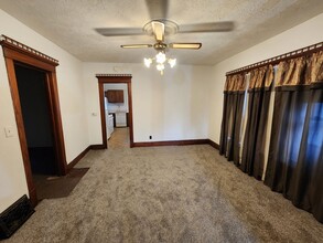422 38th St in Moline, IL - Building Photo - Building Photo