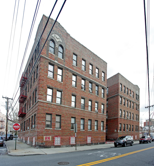 234-236 Hawthorne Ave in Yonkers, NY - Building Photo - Building Photo