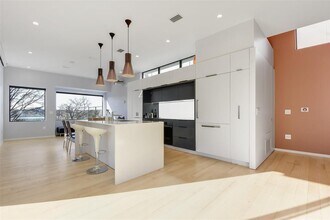 73 San Saba St in Austin, TX - Building Photo - Building Photo