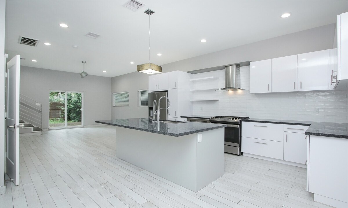 309 E 43rd St in Houston, TX - Building Photo