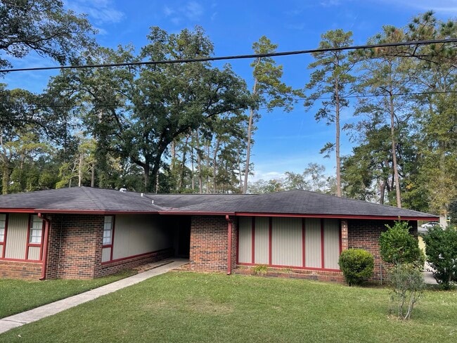 property at 250 S Villas Ct