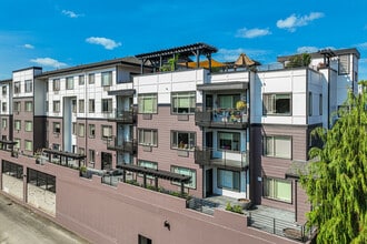 Merrill Gardens at Renton Centre in Renton, WA - Building Photo - Building Photo