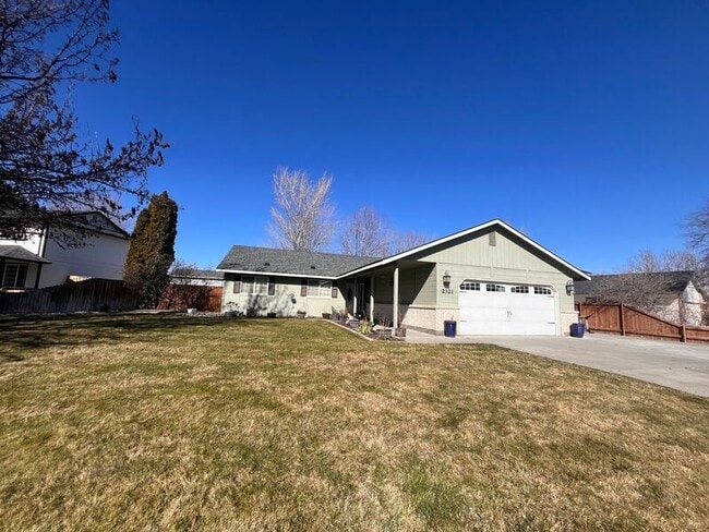 2321 Hummingbird Ln in West Richland, WA - Building Photo - Building Photo