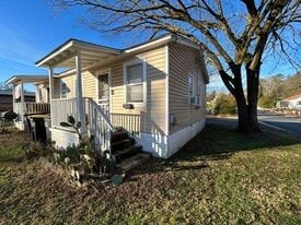 1207 Ave B in Rome, GA - Building Photo