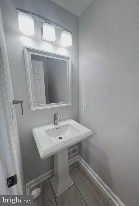 13939 Bailiwick Terrace in Darnestown, MD - Building Photo