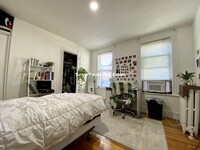 205R Hillside St, Unit 1 in Boston, MA - Foto de edificio - Building Photo