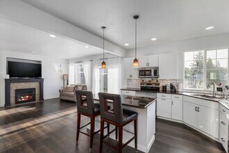 6398 Juanita Cir NE in Bremerton, WA - Building Photo - Building Photo