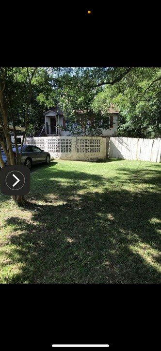 223 W McGee St in Sherman, TX - Building Photo