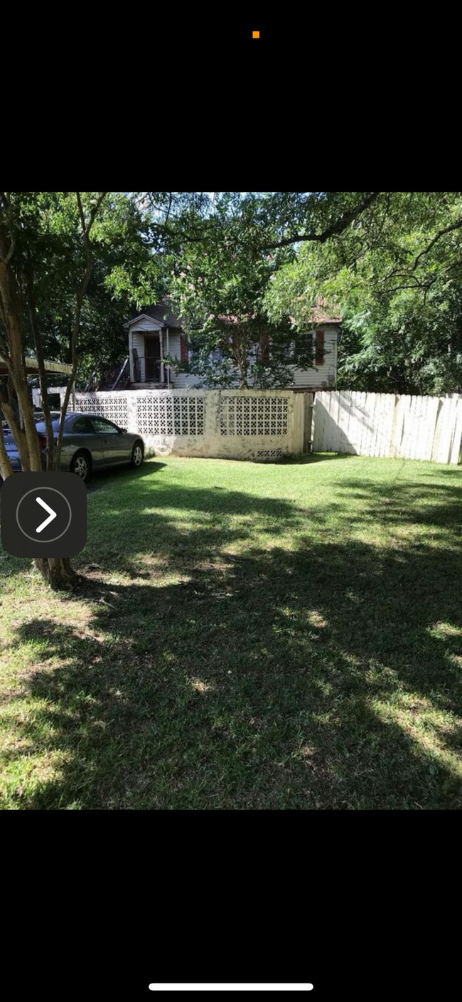 property at 223 W McGee St