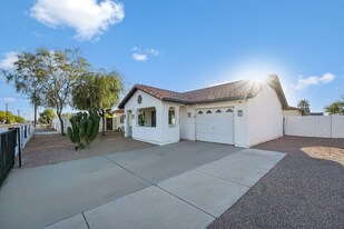 571 S Burgess Ave in Casa Grande, AZ - Building Photo