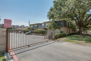 5303 Fleetwood Oaks Ave in Dallas, TX - Building Photo