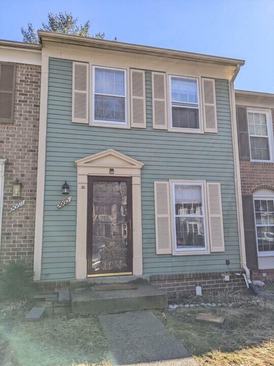 20609 Pruitt Ct in Gaithersburg, MD - Building Photo