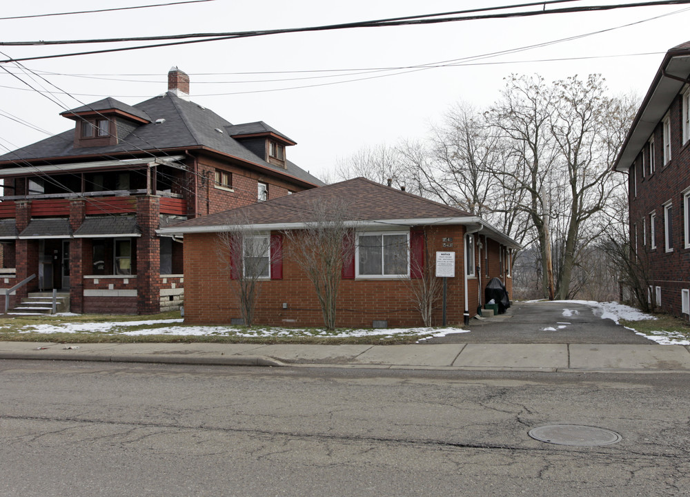 541 N Wooster Rd in Barberton, OH - Building Photo