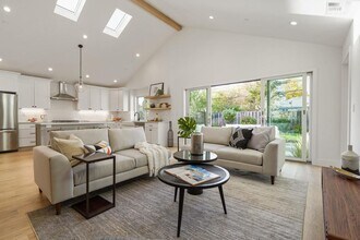 1642 Anamor St in Redwood City, CA - Building Photo - Building Photo