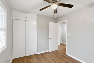 1904 Wickham Way in Louisville, KY - Building Photo - Building Photo