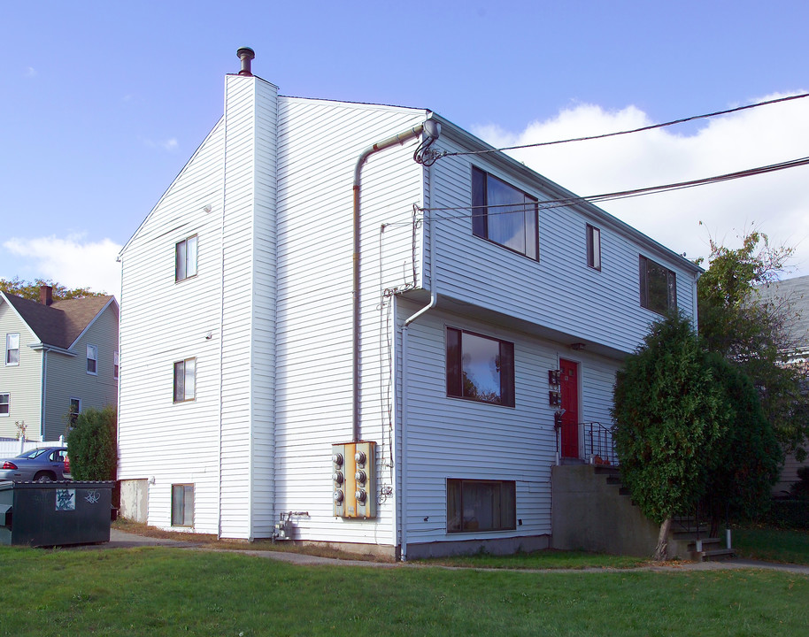 23 Claremont Ave in Quincy, MA - Building Photo