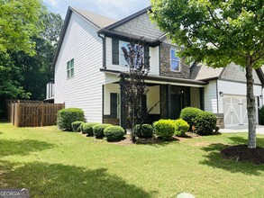 369 Cliffhaven Cir in Newnan, GA - Building Photo - Building Photo