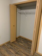 1411 E Sioux Ave, Unit Apt C in Pierre, SD - Building Photo - Building Photo