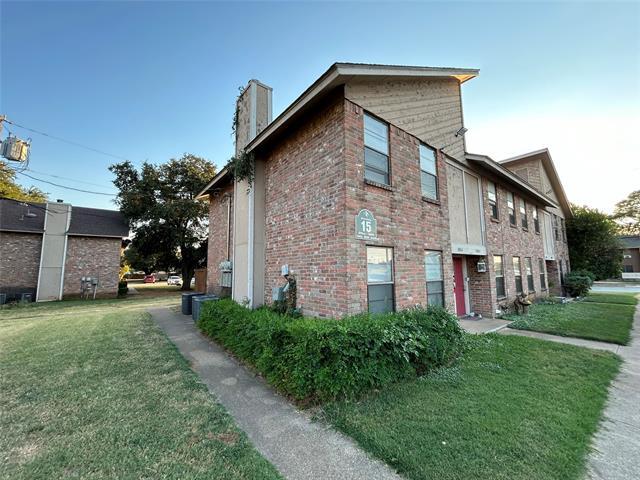 property at 3006 W Sycamore Cir