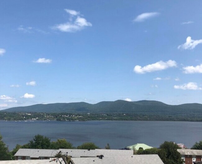 123 Montgomery St Rentals in Newburgh, NY