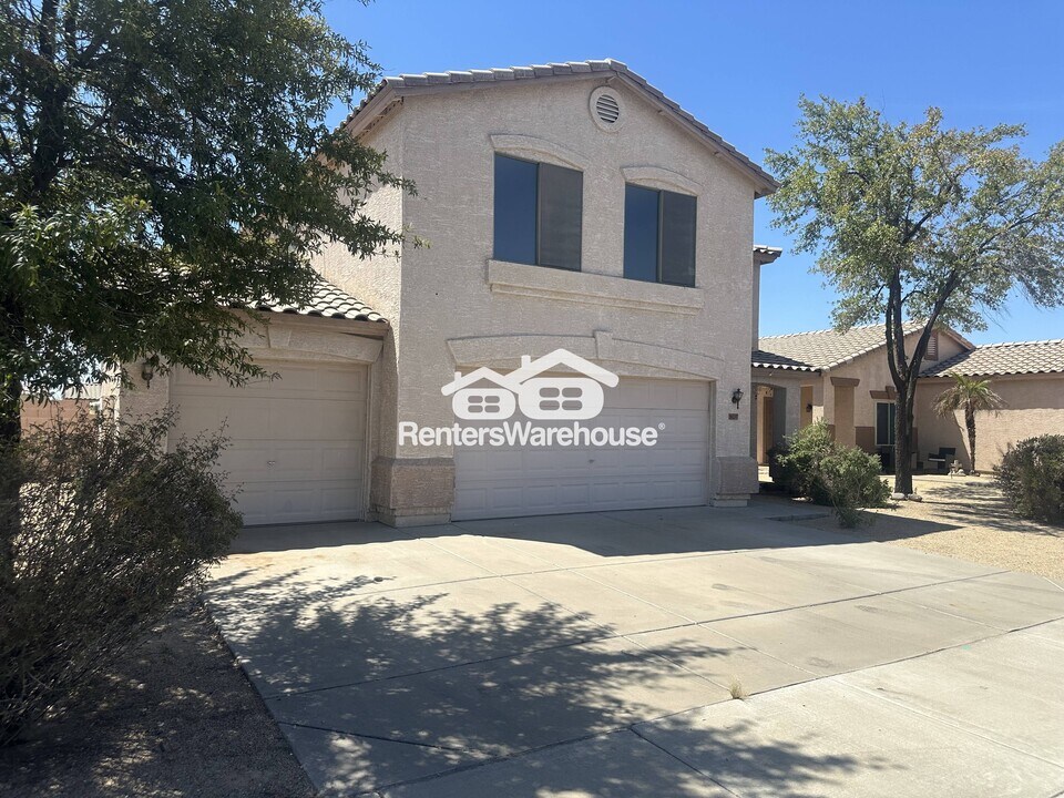 16237 W Monroe St in Goodyear, AZ - Foto de edificio