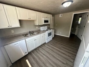 420 S Franklin St, Unit Lower in Whitewater, WI - Building Photo - Building Photo
