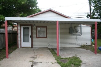 1750 Morales St in Corpus Christi, TX - Building Photo - Building Photo