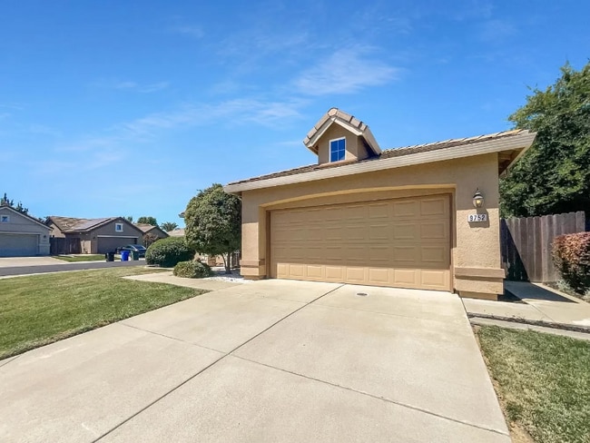 9752 Sorrena Way in Elk Grove, CA - Building Photo - Building Photo