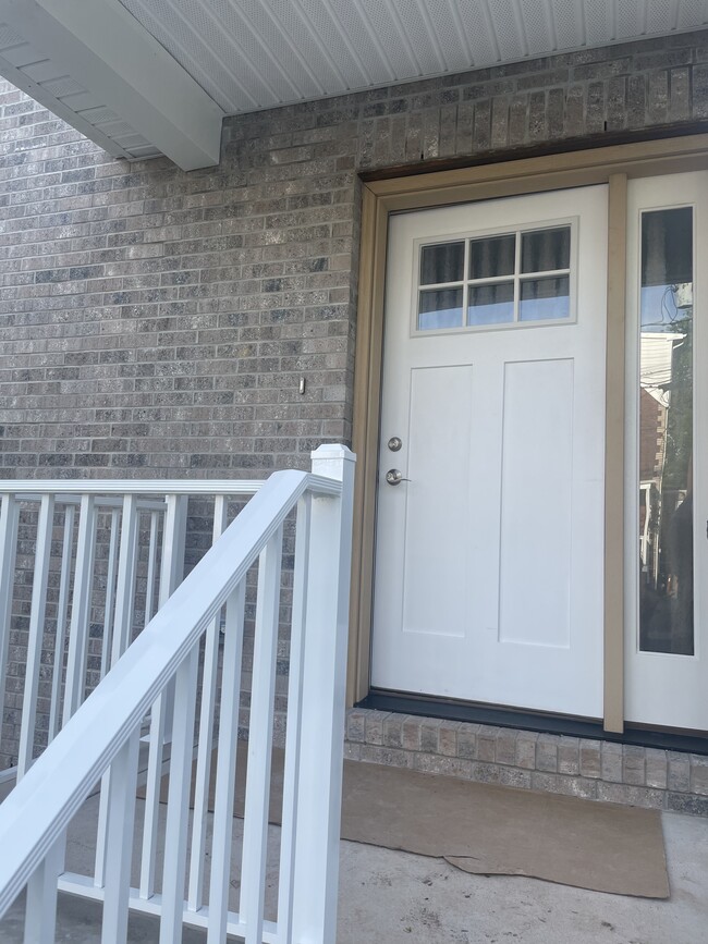 33 Carlton St S, Unit 1 in Edison, NJ - Building Photo - Building Photo