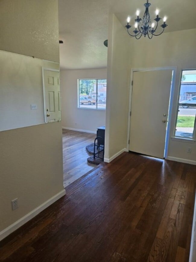 130 Walnut Dr in Lakeport, CA - Building Photo - Building Photo