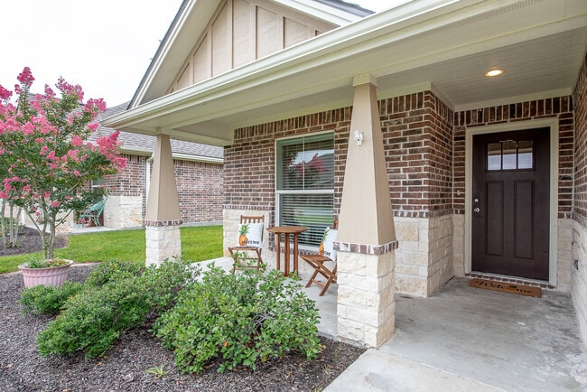 University Heights in College Station, TX - Building Photo - Building Photo