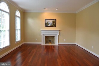 9706 Middleton Ridge Rd in Vienna, VA - Building Photo - Building Photo