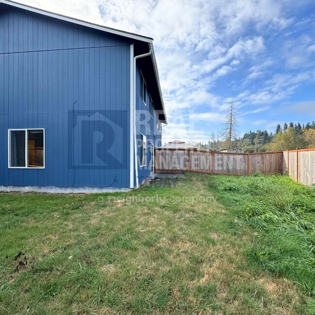 334 Tacoma Blvd S in Pacific, WA - Building Photo - Building Photo