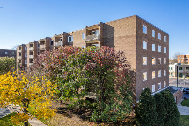 900 Center St in Des Plaines, IL - Building Photo - Building Photo