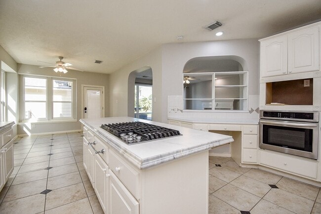 property at 2810 Grassy Knoll Ct