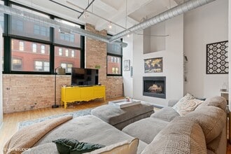1000 W Washington Blvd, Unit 413 in Chicago, IL - Foto de edificio - Building Photo