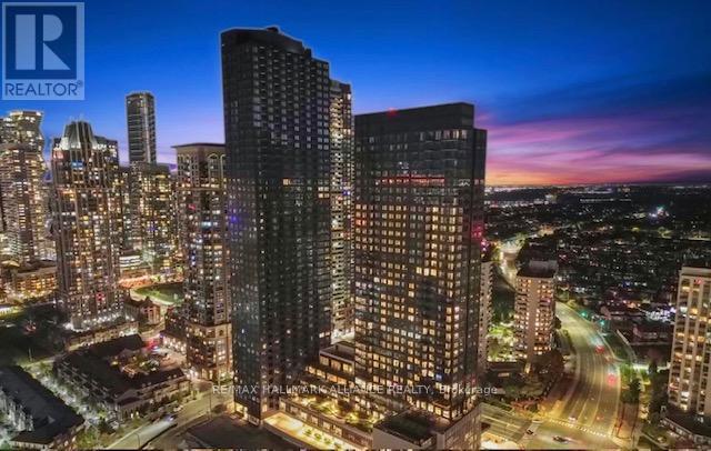 395 Square One Dr in Mississauga, ON - Building Photo - Building Photo