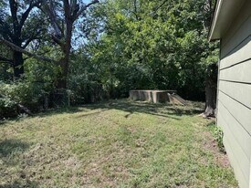 1233 13th NW in Paris, TX - Building Photo