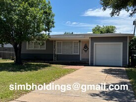 337 River Oaks St in San Angelo, TX - Building Photo