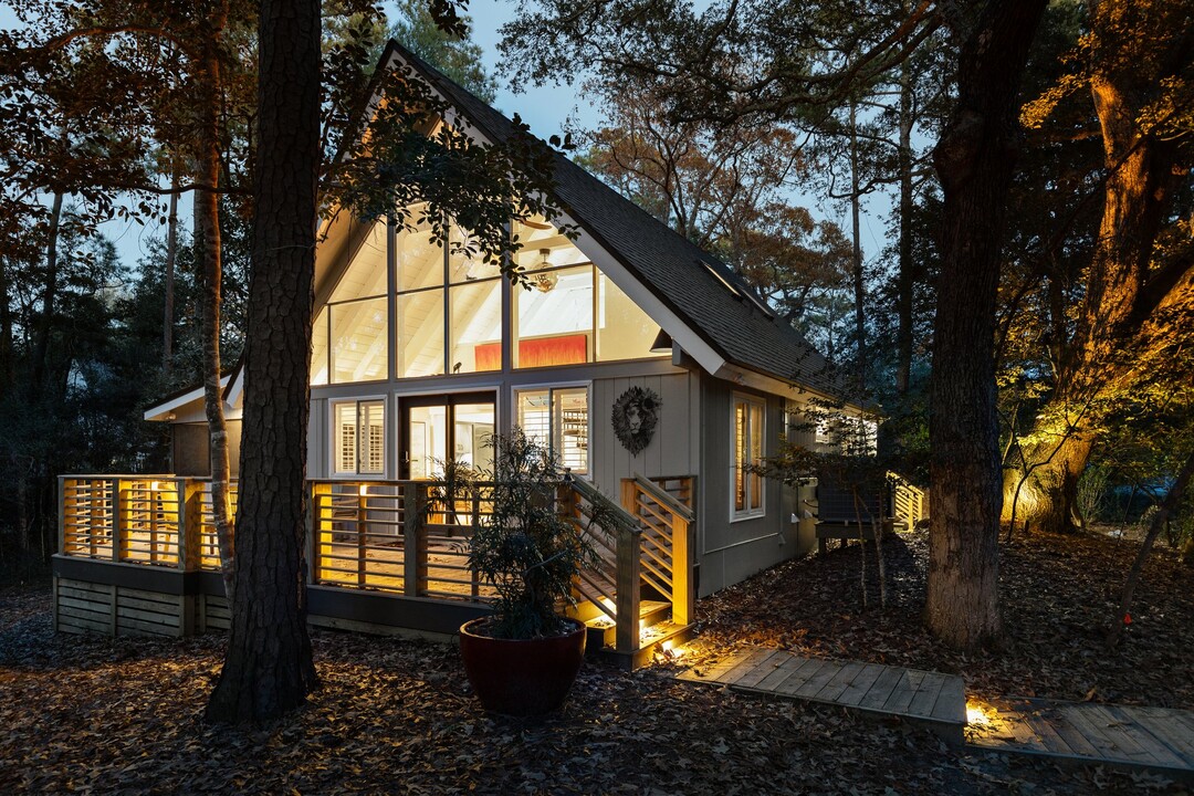 107 Hawthorne Dr in Pine Knoll Shores, NC - Building Photo