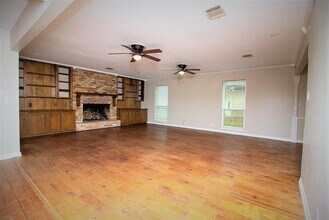 7 Woody Creek Dr in Conroe, TX - Building Photo - Building Photo