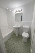 7921 West Dr in North Bay Village, FL - Building Photo - Building Photo